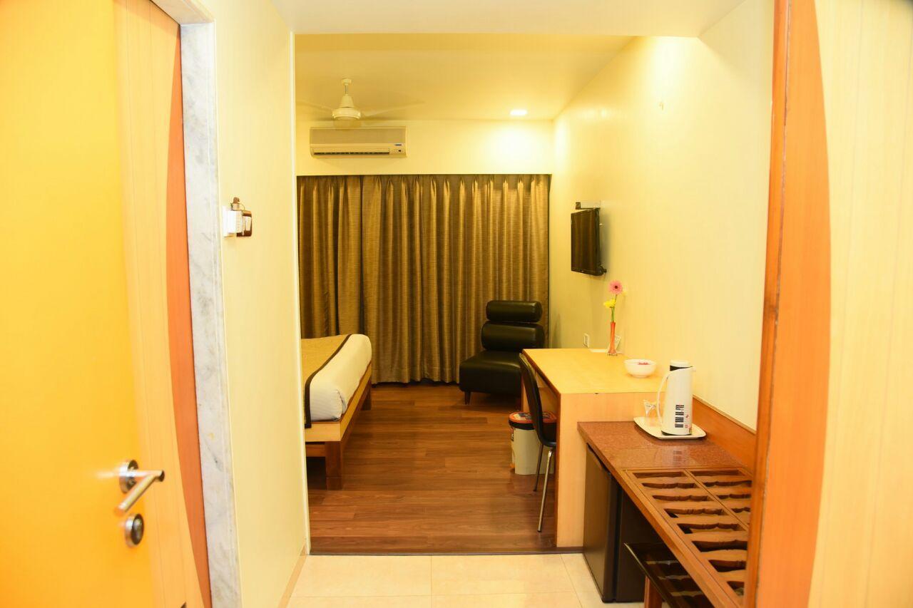 The Emerald Daman Luaran gambar